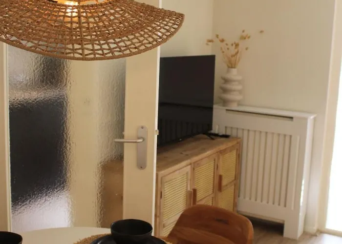 No 5 Aan Zee - 300 Meter Het Met Gratis Parkeergelegenheid Holiday home Noordwijk