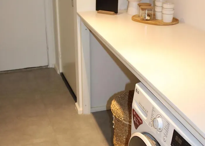 No 5 Aan Zee - 300 Meter Het Met Gratis Parkeergelegenheid Holiday home Noordwijk